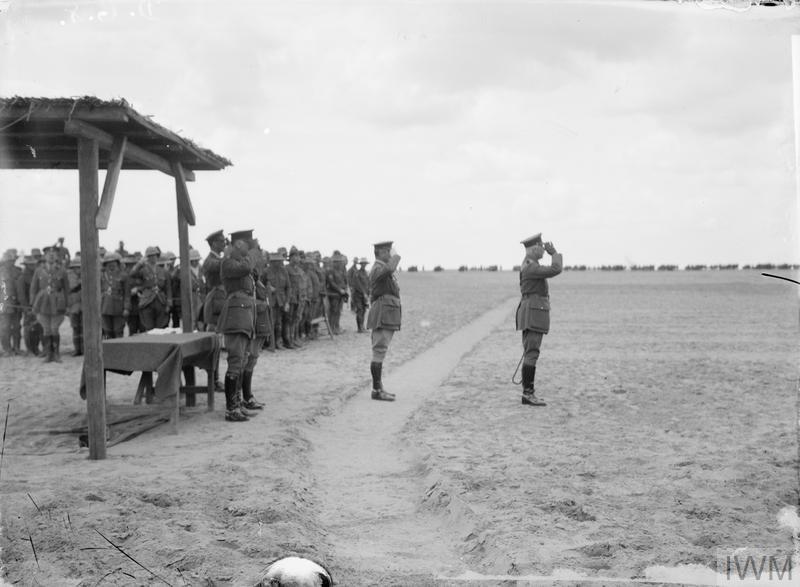 Q12527 Taking the Royal Salute Prince Arthur, Duke of Connaught 12.3.18 Ismailia